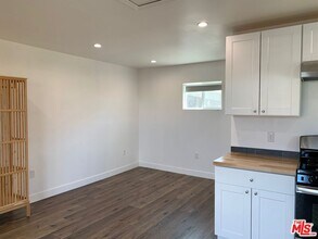 3745 Toland Way in Los Angeles, CA - Building Photo - Building Photo