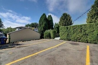 5956 Fauntleroy Wy SW in Seattle, WA - Building Photo - Building Photo