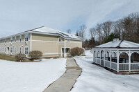 Father Leo O'brien Housing in Schenectady, NY - Foto de edificio - Building Photo