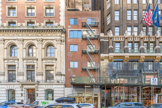 36 W 40th St in New York, NY - Building Photo - Building Photo