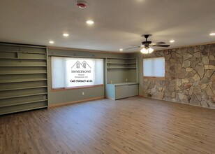 1027 Fond Du Lac Ave in Sheboygan Falls, WI - Building Photo - Building Photo