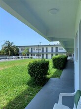 2300 Pierce St in Hollywood, FL - Building Photo - Building Photo