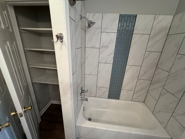 1000 Creekside Pl in Oxford, MS - Building Photo - Building Photo