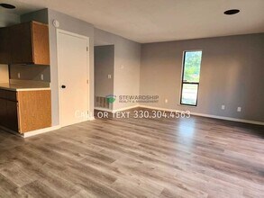695 Carroll St in Akron, OH - Building Photo - Building Photo