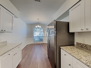 4514 Preston Woods Dr in Valrico, FL - Foto de edificio - Building Photo