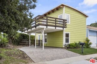 2230 Oros St in Los Angeles, CA - Building Photo