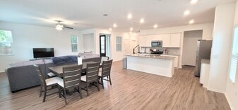 1100 Winnie Dr in Austin, TX - Building Photo