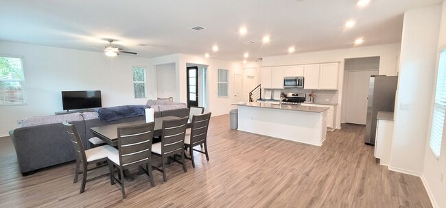 property at 1100 Winnie Dr