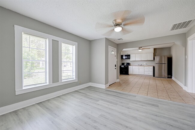 property at 1101 Elm Unit A St