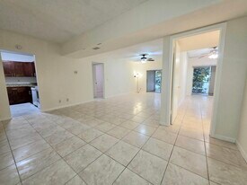 683 NW 13th St in Boca Raton, FL - Building Photo