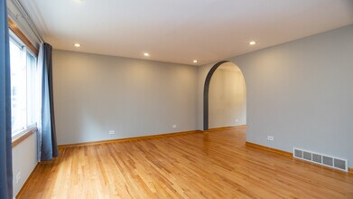 4452 W Dakin St in Chicago, IL - Building Photo - Building Photo