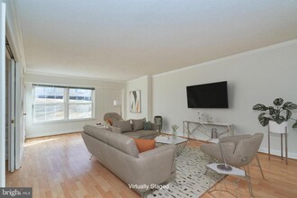 7721 Tremayne Pl in McLean, VA - Foto de edificio - Building Photo