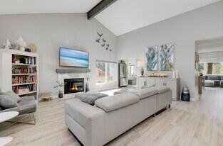10295 Veracruz Ct in San Diego, CA - Building Photo
