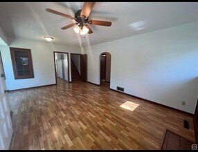 3219 SW 8th Ave in Topeka, KS - Building Photo - Building Photo