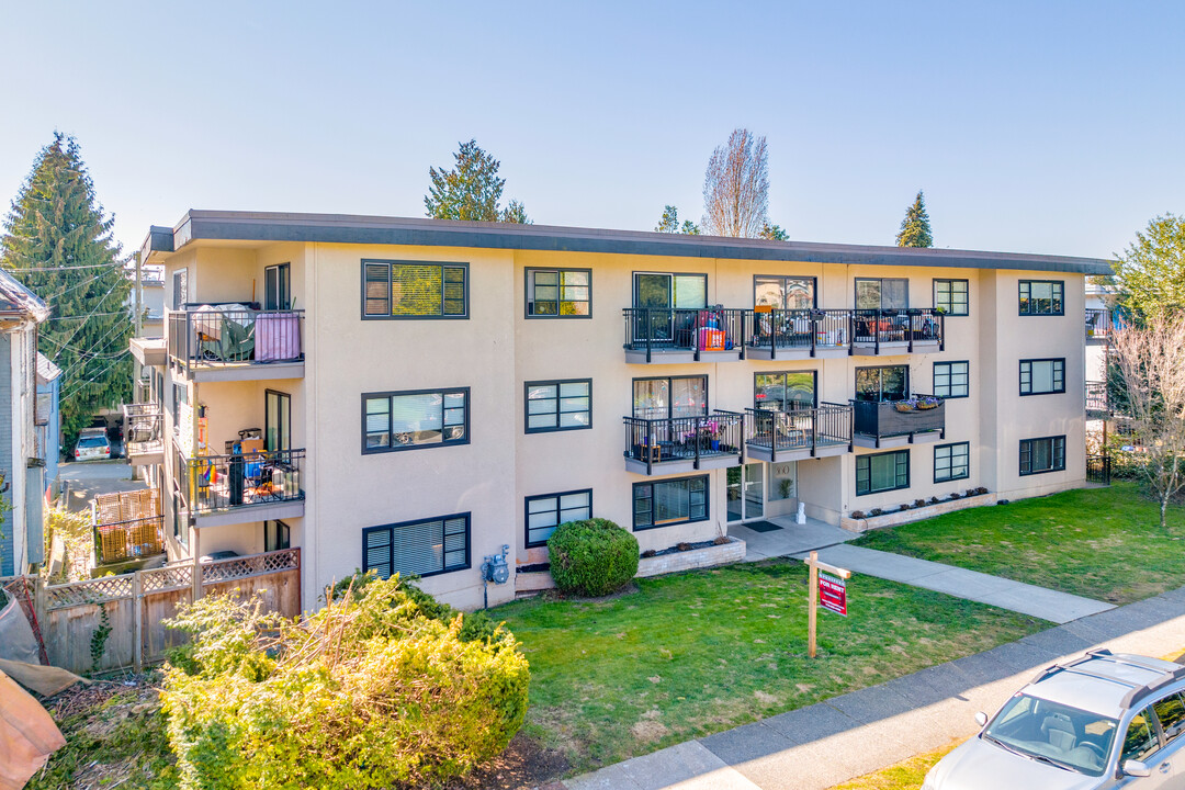 Golden Future Apartments in Vancouver, BC - Building Photo