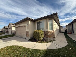 732 Skipton Dr W in North Salt Lake, UT - Building Photo - Building Photo