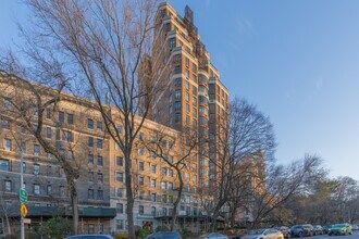 222 Riverside Dr in New York, NY - Foto de edificio - Building Photo