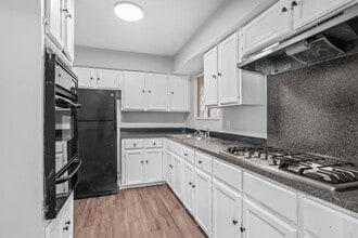 2821 General Doolittle Ave in Lake Charles, LA - Building Photo - Building Photo