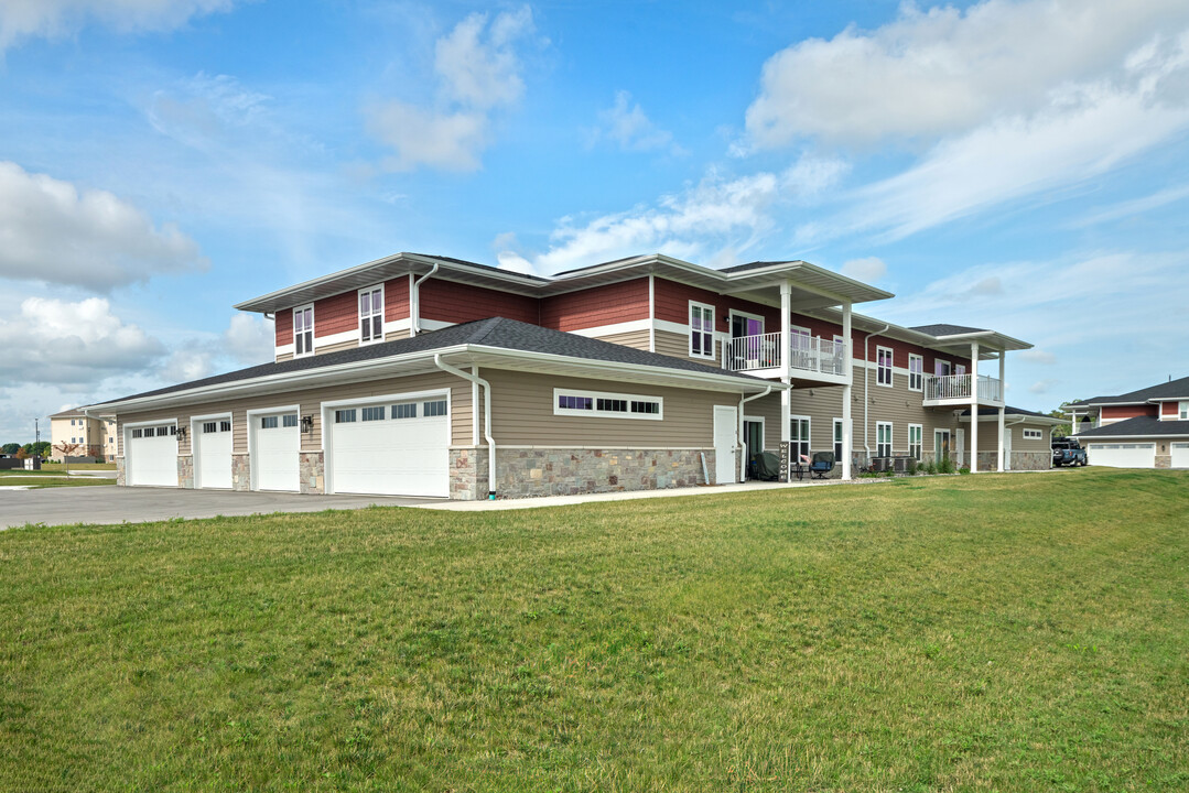 Rivers Edge Apartments in Manitowoc, WI - Foto de edificio