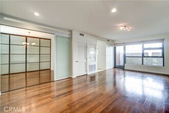 13045 Pacific Promenade in Los Angeles, CA - Building Photo - Building Photo