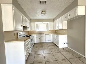 2210 88th St in Lubbock, TX - Building Photo - Building Photo