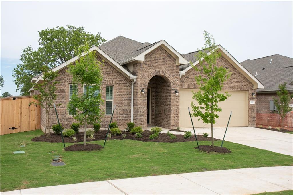 121 El Ranchero Rd in Andice, TX - Building Photo