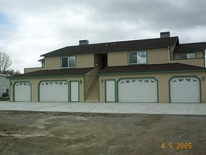 Front Street Apartments in Fallon, NV - Building Photo - Building Photo