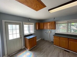 518 W Cave Springs Ave in El Dorado, KS - Building Photo - Building Photo