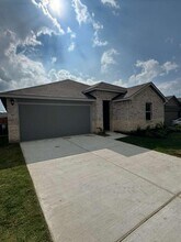 103 Comal Dr in Huntsville, TX - Building Photo - Building Photo