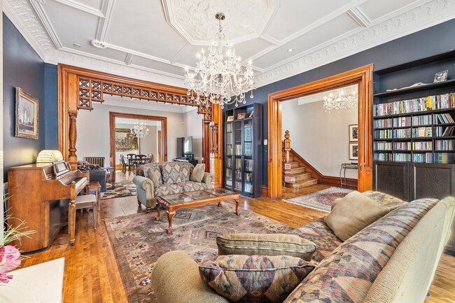 property at 4299 Blvd. De Maisonneuve Ouest