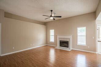 4025 Smoke Ridge Cir S in Jacksonville, FL - Building Photo - Building Photo