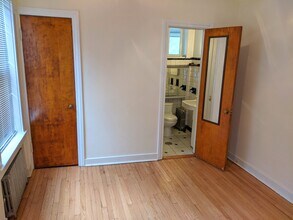 1405 W Jarvis Ave in Chicago, IL - Building Photo - Building Photo