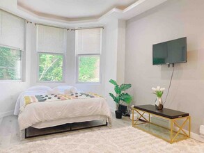 2402 Spruce St in Philadelphia, PA - Building Photo - Building Photo