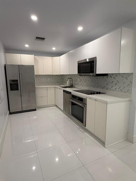 8277 SW 128th St in Miami, FL - Foto de edificio