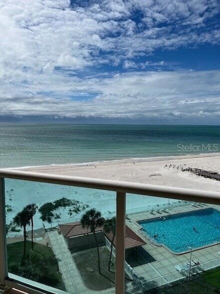 property at 880 Mandalay Ave