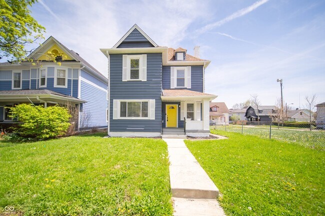 2405 Carrollton Ave in Indianapolis, IN - Building Photo - Building Photo
