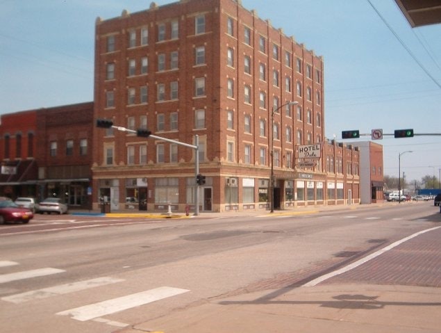 The Dale Residences in Holdrege, NE - Building Photo