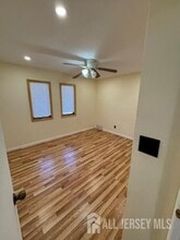 10 E Knollwood Rd in Edison, NJ - Building Photo - Building Photo