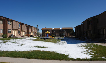 Monument View Apartments in Monument, CO - Foto de edificio - Building Photo