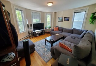 276 Pearl St, Unit 3L in Cambridge, MA - Building Photo - Building Photo