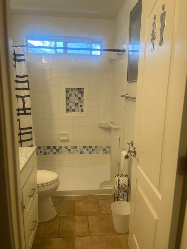 314 Rustic Stable in San Antonio, TX - Foto de edificio - Building Photo