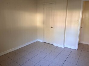 1735 Woody Dr in Jackson, MS - Building Photo - Building Photo