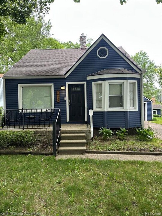 26457 Delton St in Madison Heights, MI - Building Photo