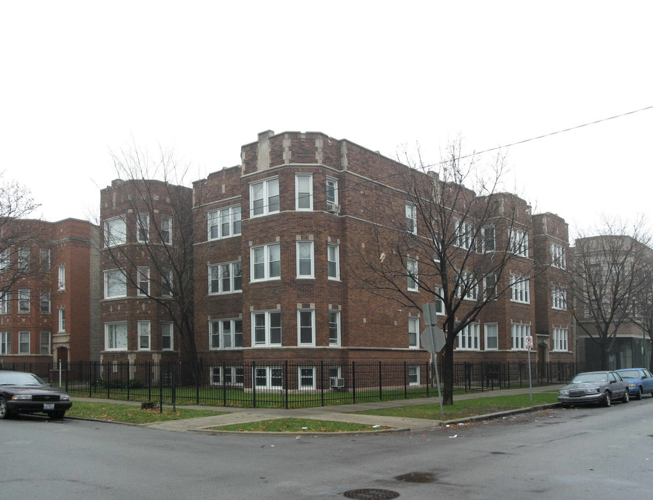 740--746 E 82nd St in Chicago, IL - Building Photo