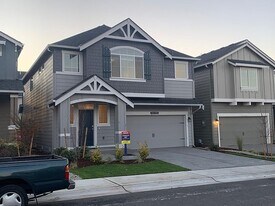 18424 111th Ave E in Puyallup, WA - Building Photo