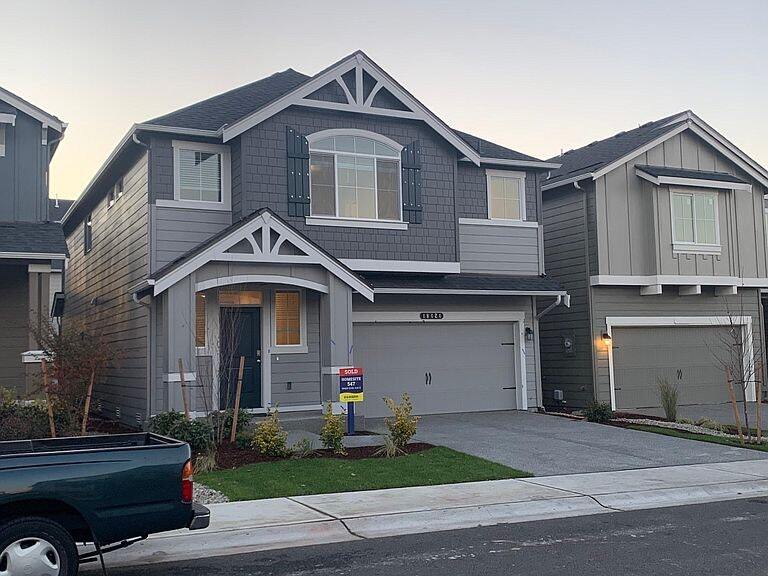 18424 111th Ave E in Puyallup, WA - Building Photo