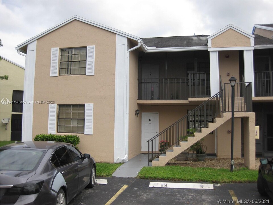 1151 N Liberty Ave in Homestead, FL - Building Photo