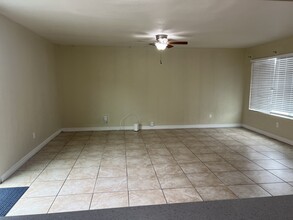 1070 Fifth Ave in Chula Vista, CA - Foto de edificio - Building Photo