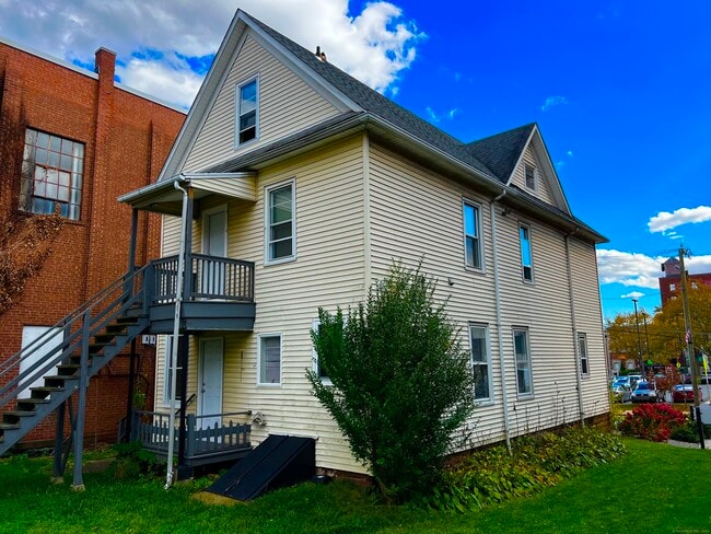 58 Washington St in Middletown, CT - Building Photo - Building Photo