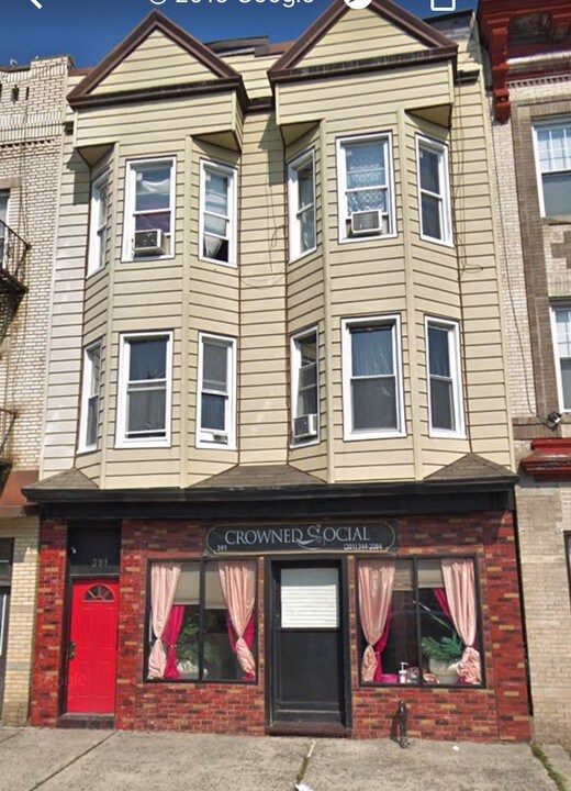 391 Avenue C-Unit -2 in Bayonne, NJ - Foto de edificio